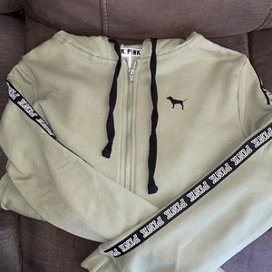 💚Victoria’s Secret PINK Zip Hoody💚